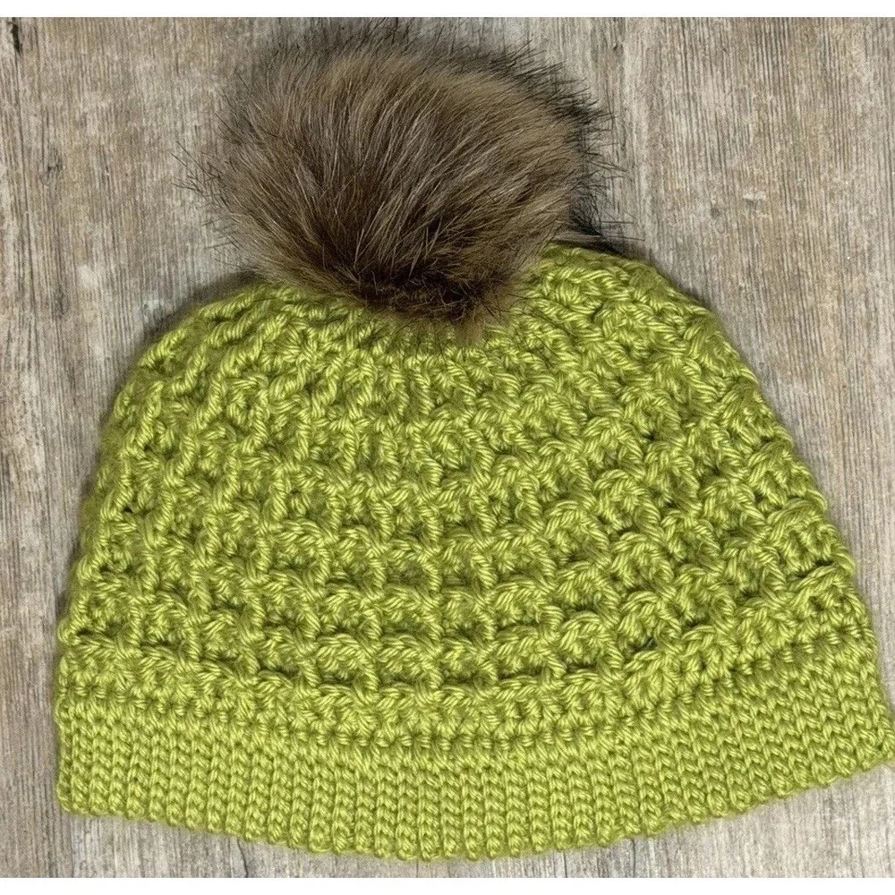 New Hand Crocheted Waffle Green Acrylic Faux Fur Pom Pom Beanie Hat Women